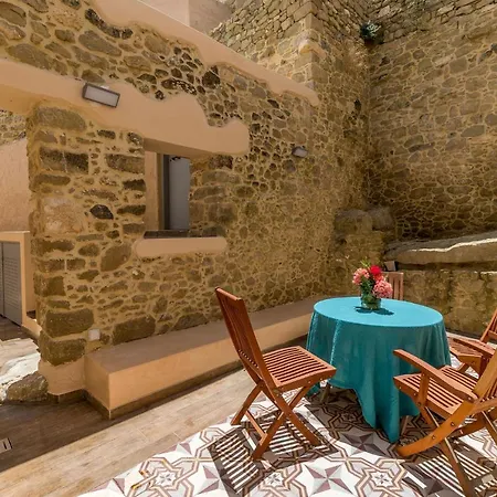 Pera Chorio - Daphne - Artist Stone House With Countryside Views Casa de Férias Agios Georgios (Sitia)